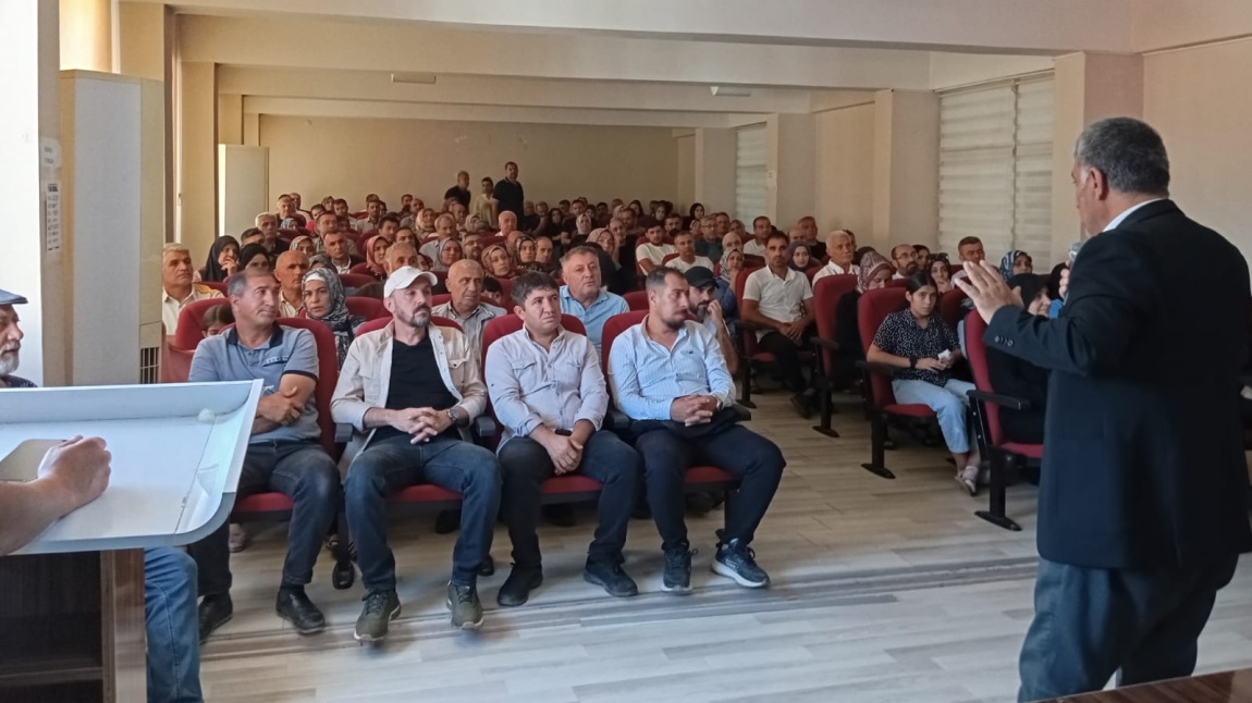 2025-2026 EĞİTİM ÖĞRETİM YILI OKUL AİLE BİRLİĞİ GENEL KURUL TOPLANTISI VE VELİ TOPLANTIMIZI GERÇEKLEŞTİRDİK.